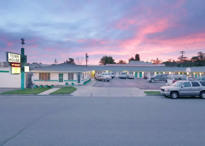 Town House Motel